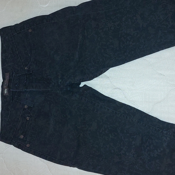 Jeans - Picture 1 of 2